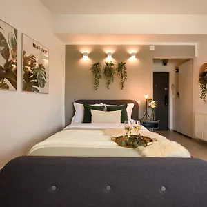 Read About It - Stylish Apartament